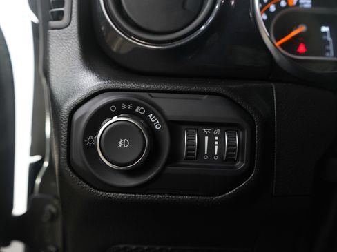 Used 2022 Jeep Wrangler Unlimited Sport image 24