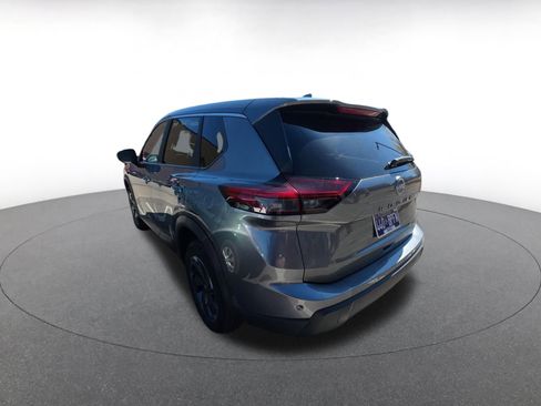 Used 2025 Nissan Rogue SV image 5