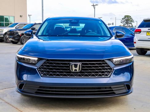 Used 2024 Honda Accord EX image 3