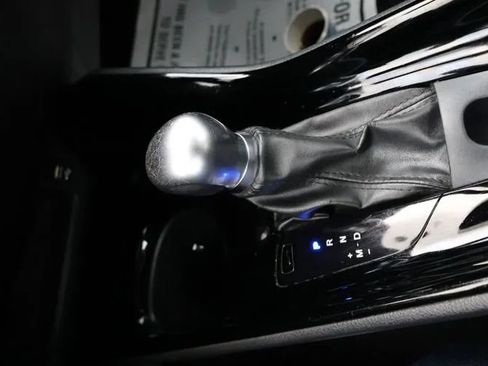 Used 2021 Toyota C-HR XLE FWD image 35