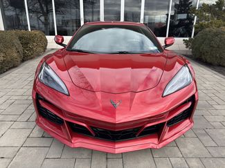 Used 2025 Chevrolet Corvette E-Ray w/ Stealth Interior Trim Package video 2