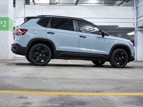 New 2026 Volkswagen Taos SE image 7