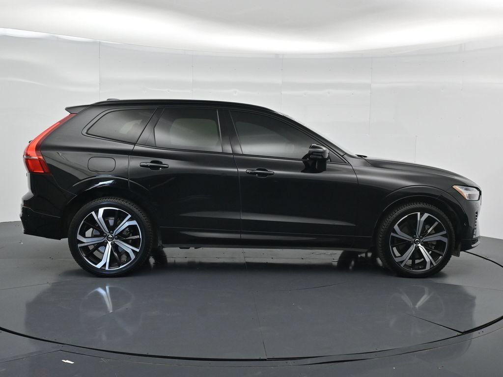 Used 2022 Volvo XC60 T8 R-Design w/ Advanced Package AWD/4WD image 8