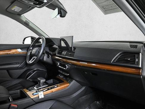Used 2021 Audi Q5 e Premium Plus image 23