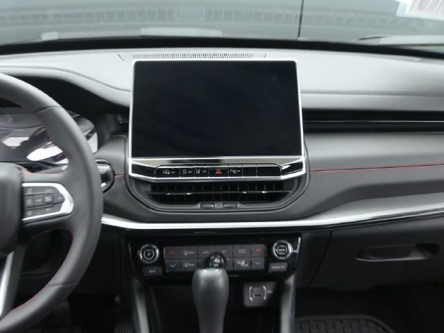 Used 2024 Jeep Compass Trailhawk w/ Sun and Sound Group AWD/4WD image 25
