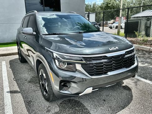 Used 2024 Kia Seltos EX FWD image 11