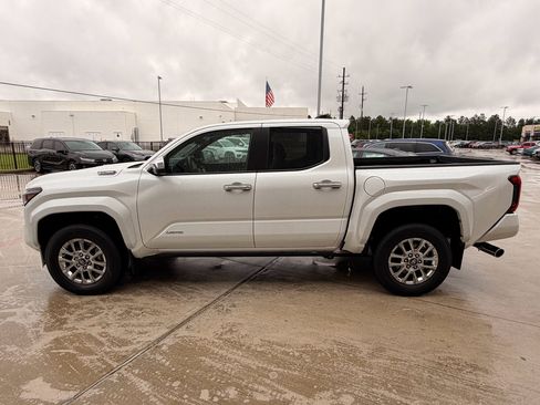 Used 2026 Toyota Tacoma Limited AWD/4WD image 5