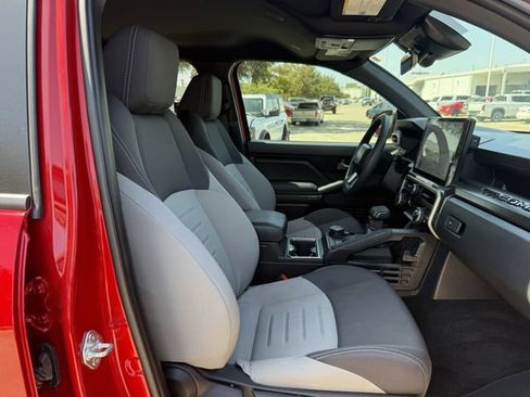 Used 2025 Toyota Tacoma TRD Sport AWD/4WD image 30