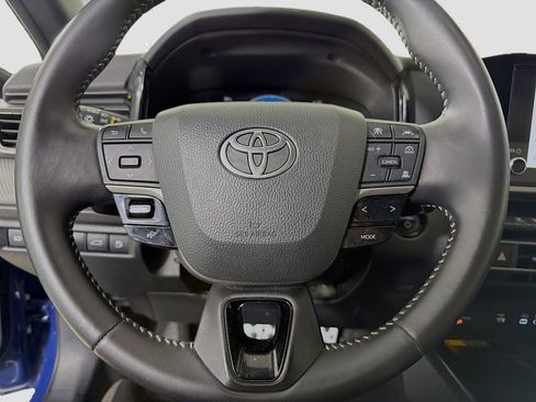 Used 2025 Toyota Camry SE w/ Convenience Package FWD image 14