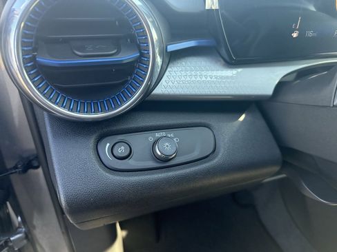 New 2026 Chevrolet Trax LT w/ Sunroof Package image 27