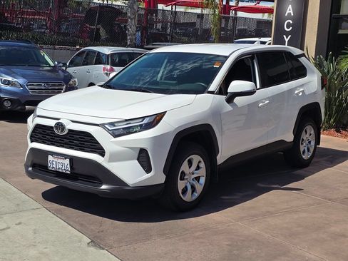 Used 2023 Toyota RAV4 LE AWD/4WD image 5