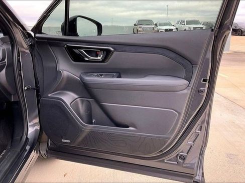 Used 2025 Subaru Forester Limited w/ Popular Package #2 image 29