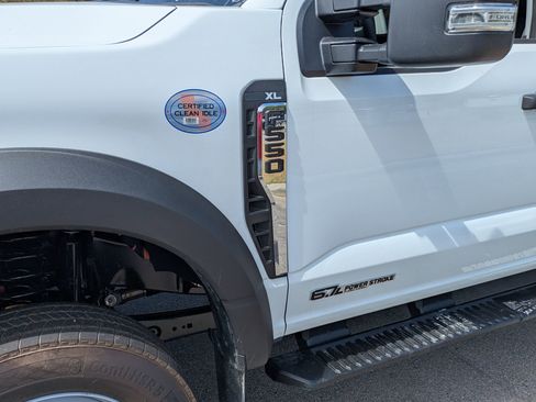 New 2025 Ford F550 4x4 Crew Cab image 11