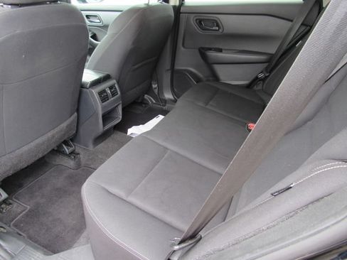 Used 2024 Nissan Rogue S AWD/4WD image 16