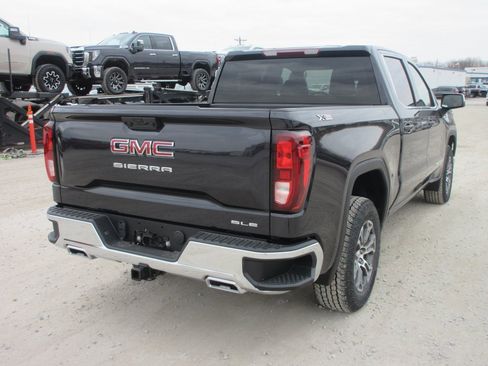 New 2026 GMC Sierra 1500 SLE image 5