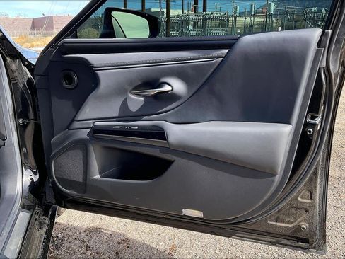 Used 2025 Lexus ES 300h w/ Premium Package image 21