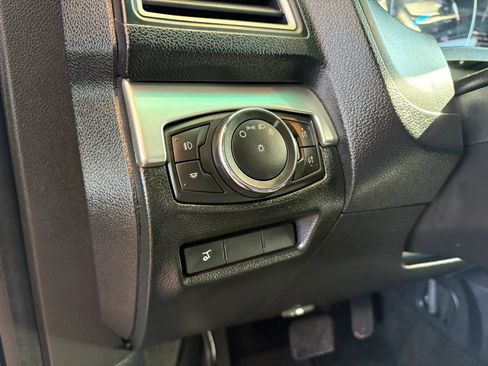 Used 2016 Ford Explorer XLT w/ Equipment Group 202A image 12