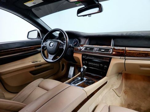 Used 2015 BMW 750Li image 25