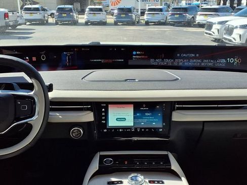 New 2026 Lincoln Navigator L Premier AWD/4WD image 12