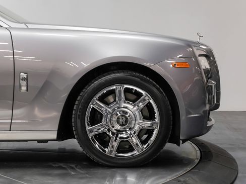 Used 2010 Rolls-Royce Ghost image 25