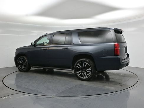 Used 2019 Chevrolet Suburban LT w/ RST Edition RWD image 6