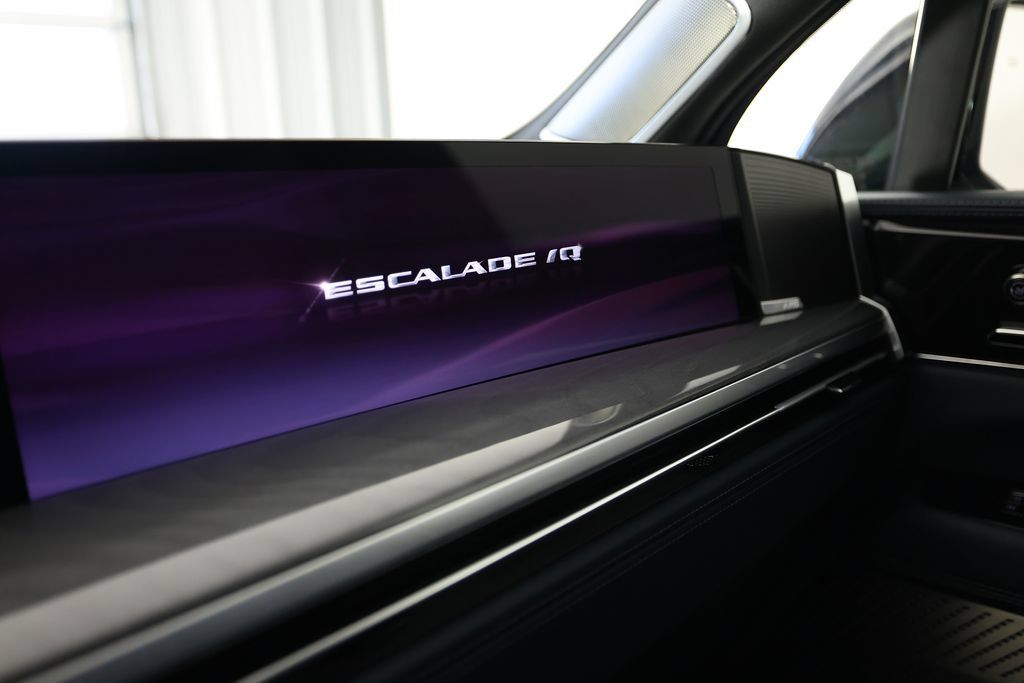 Used 2025 Cadillac Escalade IQ Luxury 2 w/ LPO, Premium Carpet Package AWD/4WD image 41