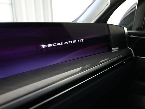 Used 2025 Cadillac Escalade IQ Luxury 2 w/ LPO, Premium Carpet Package AWD/4WD image 41