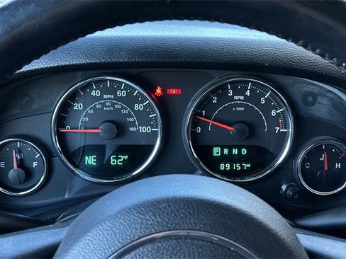 Used 2015 Jeep Wrangler Unlimited Sahara image 25