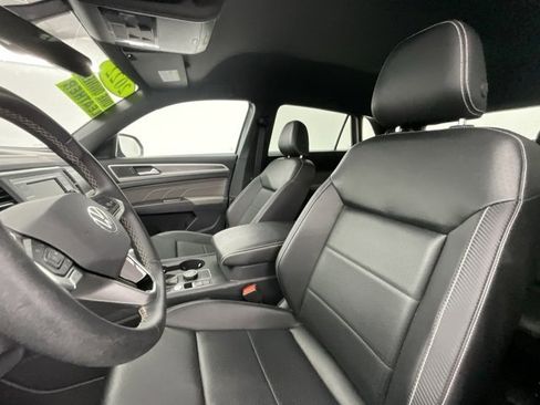 Used 2022 Volkswagen Atlas Cross Sport SE image 6