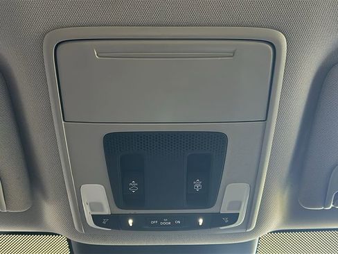 Used 2025 Honda Pilot Touring image 30