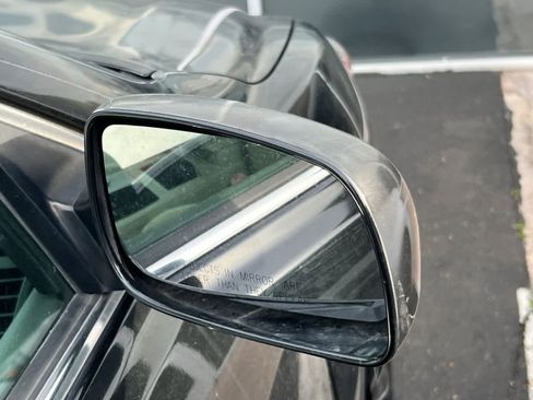 Used 2011 Toyota Camry LE image 12