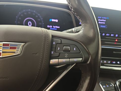Used 2023 Cadillac Escalade Premium Luxury Platinum AWD/4WD image 17