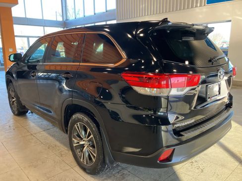 Used 2018 Toyota Highlander AWD V6 image 7