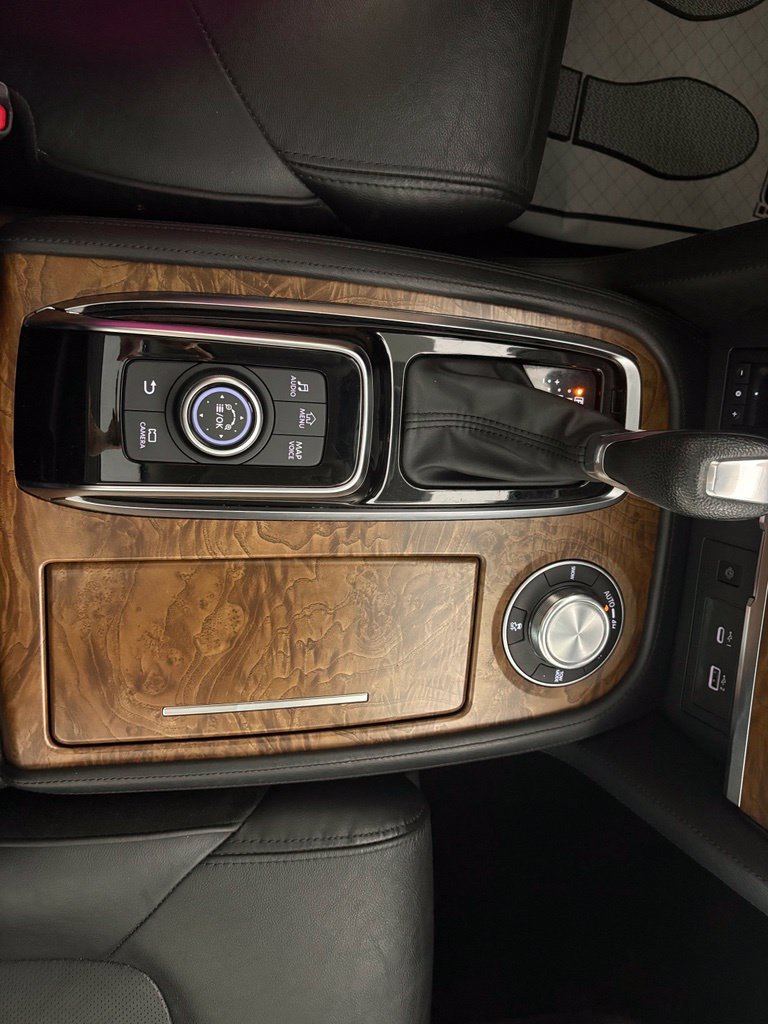 Used 2023 Nissan Armada SL w/ Captain's Chairs Package AWD/4WD image 30