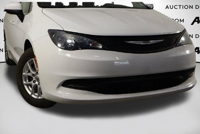 Used 2023 Chrysler Voyager LX FWD image 45
