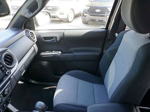 Used 2023 Toyota Tacoma TRD Sport RWD image 28