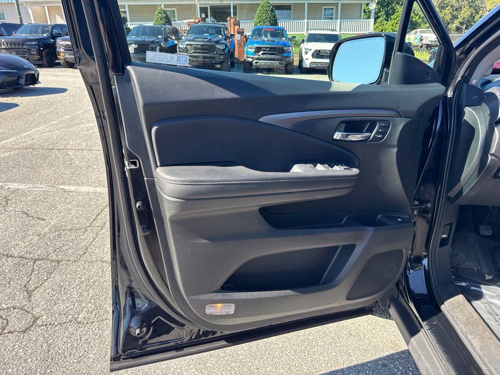 Used 2023 Honda Ridgeline RTL-E image 22