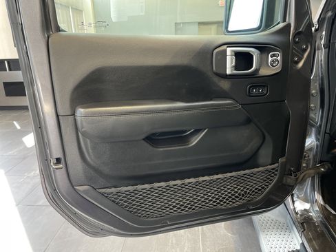 Used 2021 Jeep Wrangler Unlimited Sahara w/ Cold Weather Group image 14