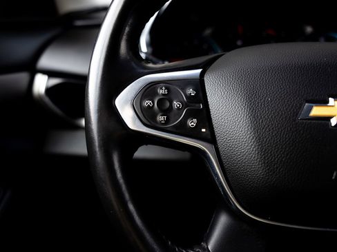 Used 2021 Chevrolet Traverse LT image 14