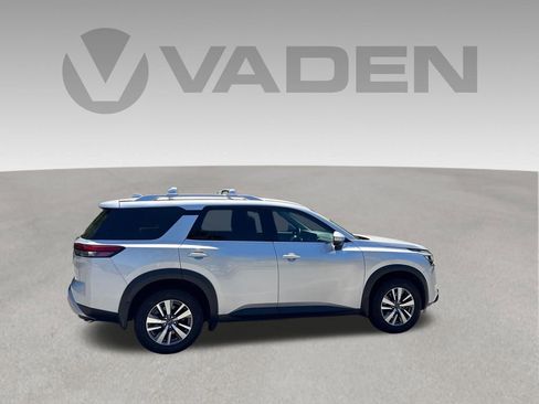Used 2023 Nissan Pathfinder SL AWD/4WD image 25