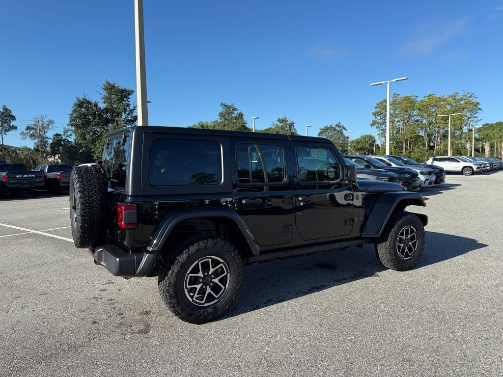 Used 2026 Jeep Wrangler Unlimited Rubicon w/ Technology Group AWD/4WD image 3
