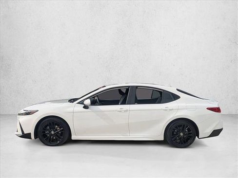 Certified 2025 Toyota Camry SE image 8