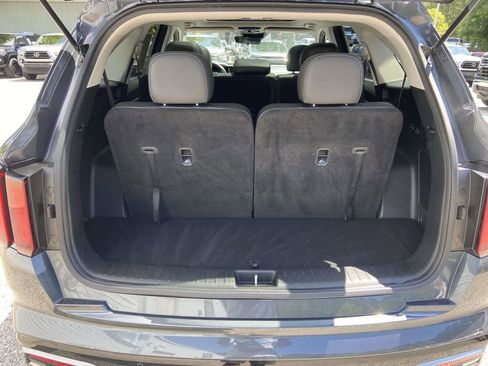 Used 2022 Kia Sorento S w/ Panoramic Sunroof Package FWD image 10