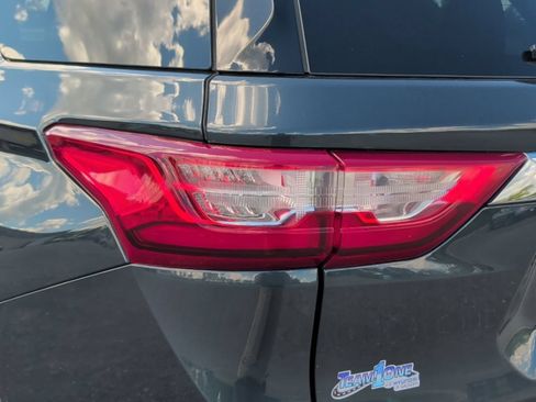 Used 2019 Chevrolet Traverse LT w/ LPO, Floor Liner Package AWD/4WD image 47