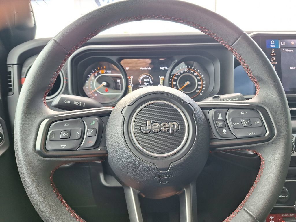 Used 2024 Jeep Wrangler Unlimited Rubicon AWD/4WD image 18