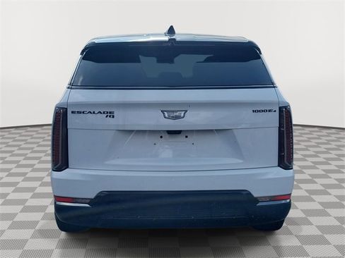New 2025 Cadillac Escalade IQ Sport 2 w/ LPO, ONYX Package image 5
