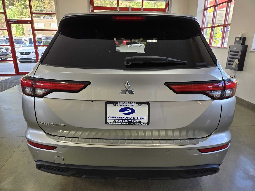 Used 2022 Mitsubishi Outlander ES AWD/4WD image 6