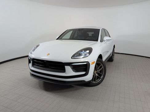 Certified 2025 Porsche Macan Turbo AWD/4WD image 1