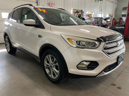 Used 2017 Ford Escape SE w/ SE Leather Comfort Package FWD image 5