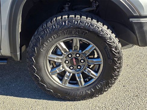 Used 2024 GMC Sierra 1500 AT4X image 44